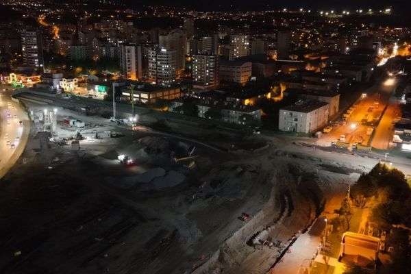 Büyükkılıç: Kartal Katlı Kavşağı Projesi’nde gece mesaisi başladı