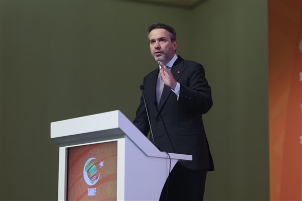 Bakan Bayraktar, Venezuela Geçici Devlet Başkanı Rodriguez'i karşıladı