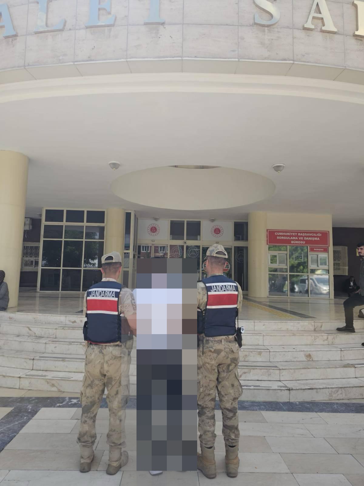 Şanlıurfa'da Hapis Cezası Bulunan 2 Firari Jandarma Operasyonuyla Yakalandı