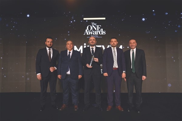 Eminevim, The ONE Awards’ta “Yılın En İtibarlı Markası” seçildi