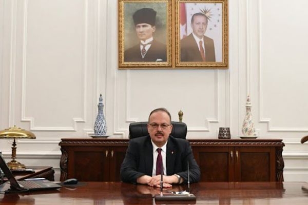 Bayburt Valisi Eldivan'dan Ankara Valisi Canbolat’a ziyaret