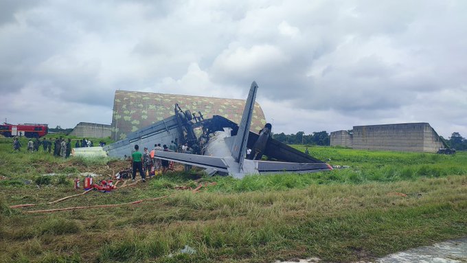 Hindistan'da Askeri Uçak Faciası: Pilotlar Hayatını Kaybetti