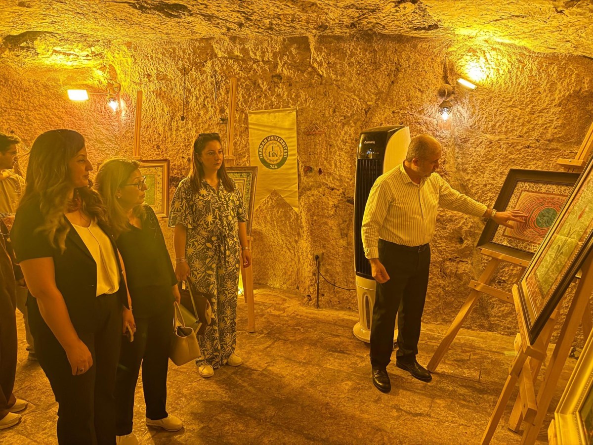 ŞANLIURFA’DA BİR İLK: EBRU SANATI SERGİ VE WORKSHOP İLE SANATSEVERLERLE BULUŞTU