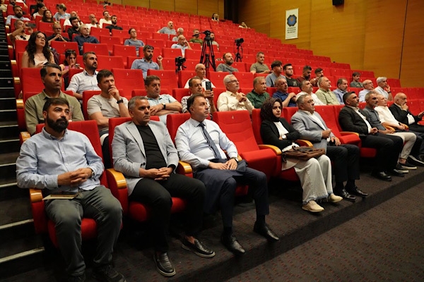 Diyarbakır'da &Prime;Spor, Kent Kimliği, Ekonomi ve Toplumsal Barış&Prime; paneli düzenlendi