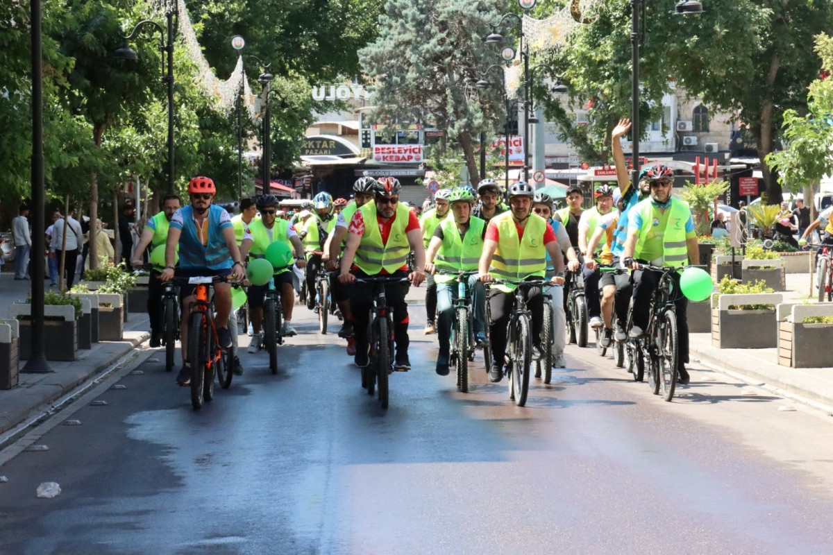 ŞANLIURFA’DA SAĞLIKLI YAŞAM İÇİN PEDAL ÇEVİRDİLER