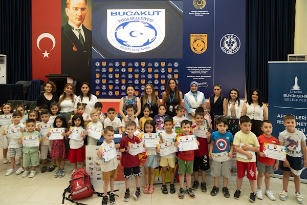 İzmir’de okul öncesi çocuklara afet bilinci eğitimi verildi