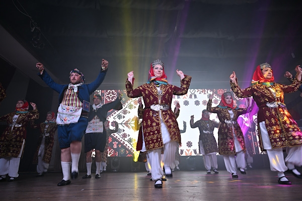 Manisa'da Halk Dansları Gala Gecesi düzenlendi