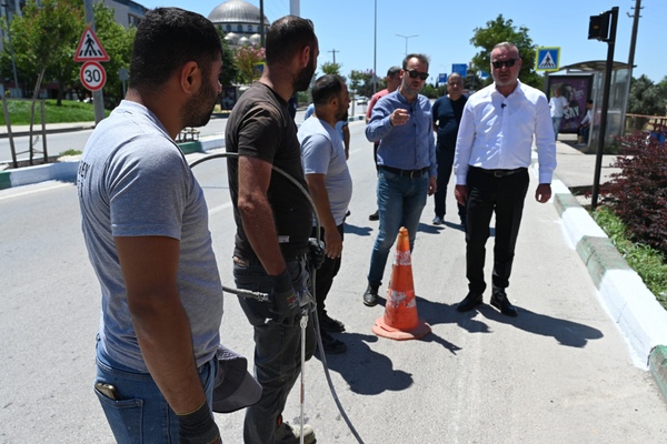 Başkan Karabatı, Karacabey'deki çalışmaları yerinde inceledi