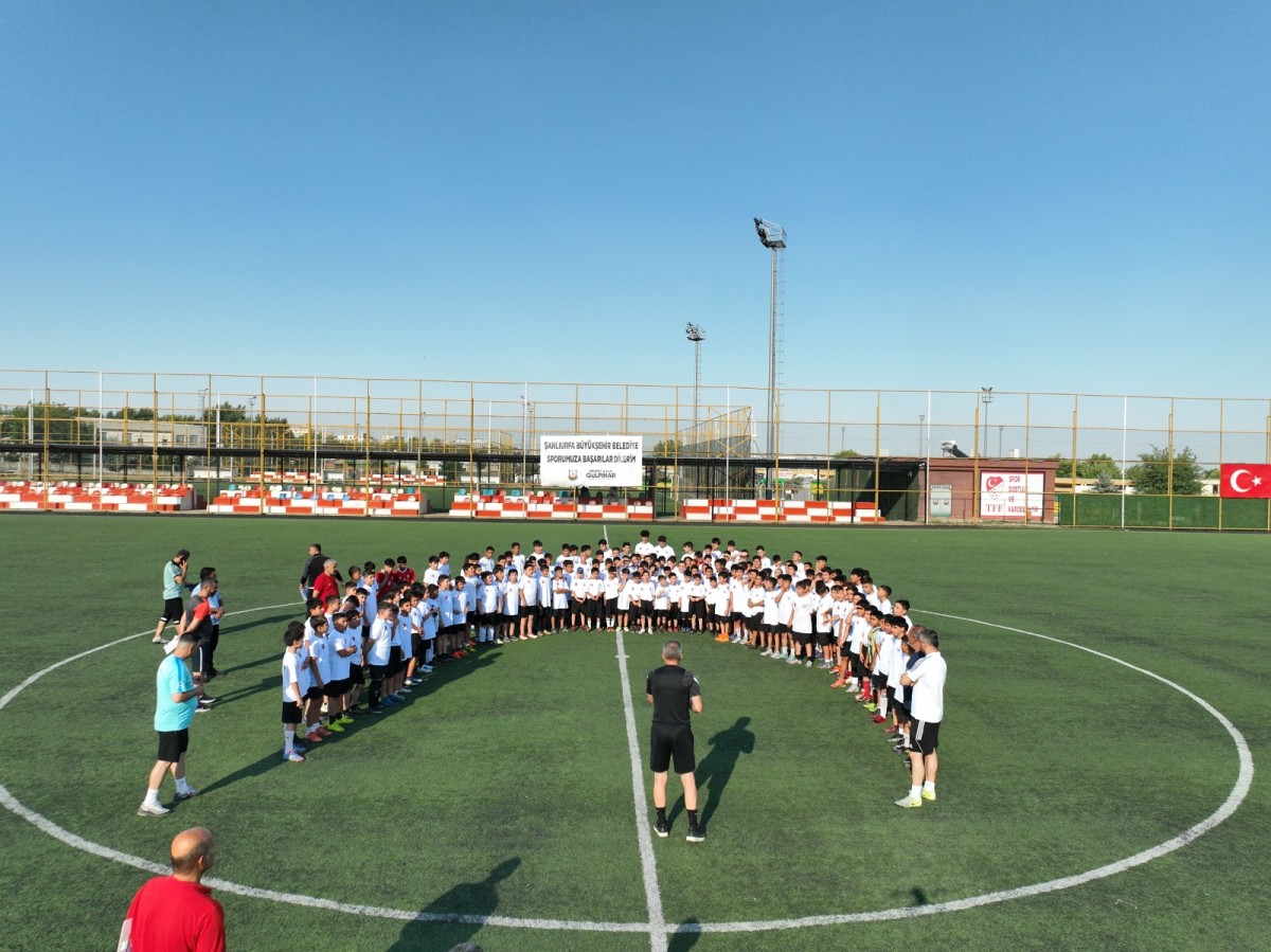 Şanlıurfa Büyükşehir Belediyesi Binlerce Çocuğu Futbolla Buluşturuyor