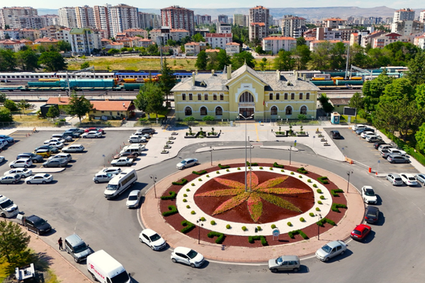 Kayseri'de çevre rengarenk çiçeklerle donatılıyor