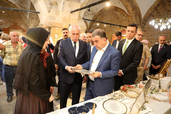 &Prime;Gelenekten Geleceğe Uzanan El Emeği&Prime; sergisi Bayburt'ta kapılarını açtı