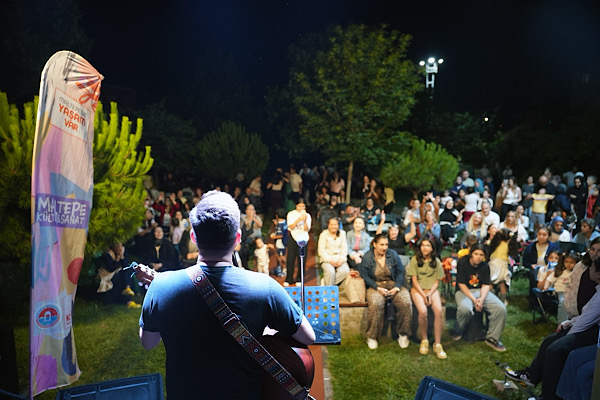Maltepe'de &Prime;90'lar Gecesi&Prime; konseri düzenlendi