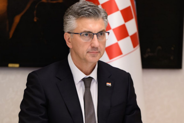 Plenkovic: Srebrenitsa kurbanlarını saygıyla anıyoruz