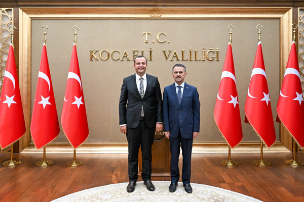 Kocaeli 1. İdare Mahkemesi Başkanı Kutlu, Kocaeli Valisi Aktaş'ı ziyaret etti