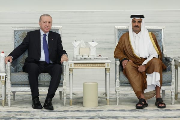 Cumhurbaşkanı Erdoğan, Doha'da Katar Emiri Al Sani'ye taziye dileklerini iletti