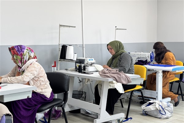 Eyyübiye Belediyesi Kadın Meslek Edindirme ve Yaşam Merkezi'nde eğitimler sürüyor