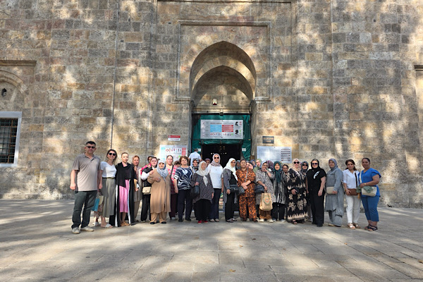 Gemlikli kadınlar, belediyenin kültür turuyla Bursa'yı gezdi