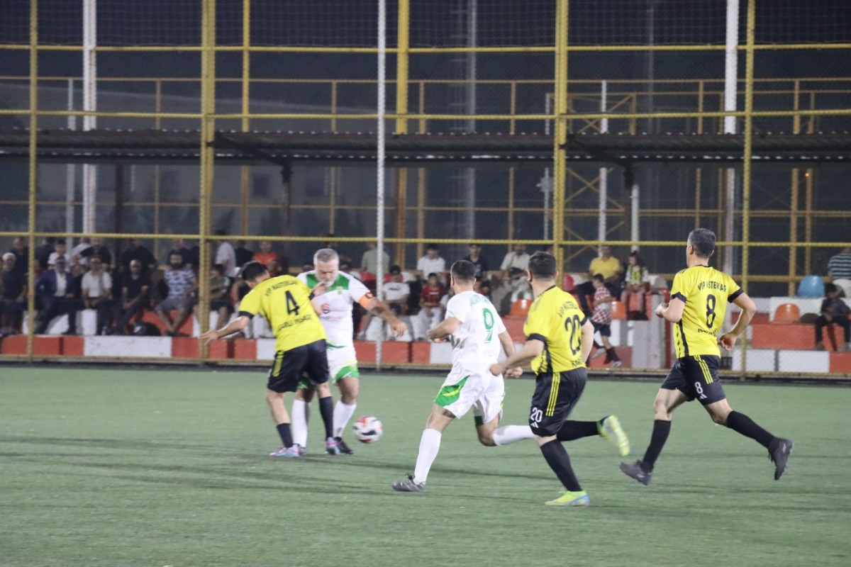 Şanlıurfa'da Mustafa Bebe Anısına Masterler Futbol Turnuvası Başladı