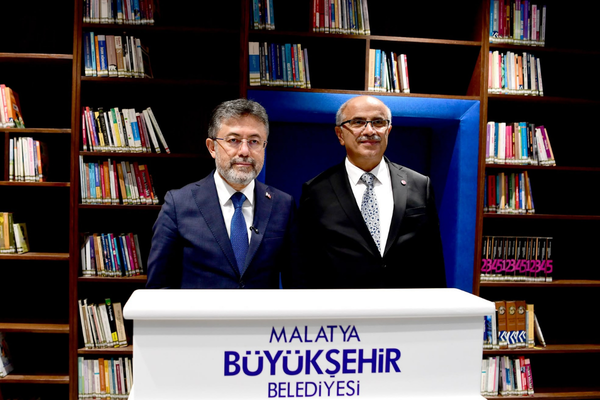 Bakan Yumaklı, Malatya'da Büyükşehir Belediyesinin projelerini inceledi