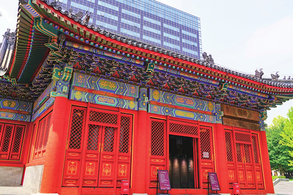 Beijing’de 700 yıllık tapınak canlı bir kültür merkezine dönüştü