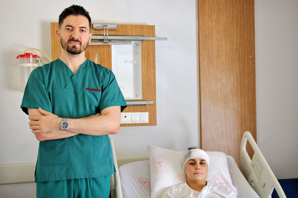 Şanlıurfa'da görme sinirine baskı yapan tümör 12 saatlik ameliyatla çıkarıldı