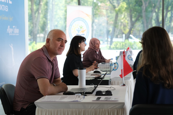 İnegöl Belediyesi'nden YKS adaylarına ücretsiz tercih danışmanlığı
