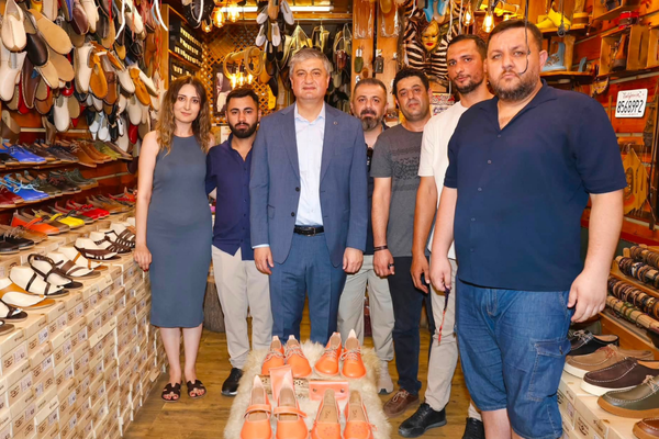 Adana Valisi Yavuz, Seyhan'da esnaf ve vatandaşlarla buluştu
