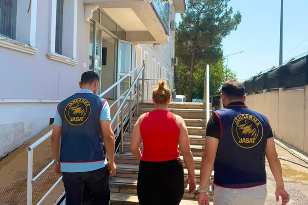 Batman'da 15 yıl hapis cezası bulunan firari hükümlü JASAT operasyonuyla yakalandı