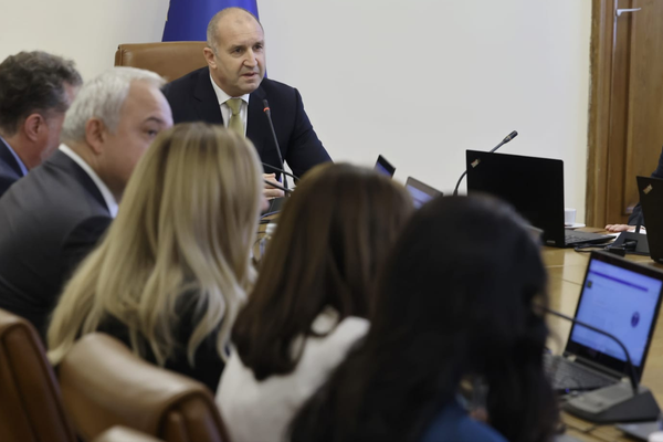 Radev: Bulgaristan, AB fonlarında önemli ilerleme kaydetti
