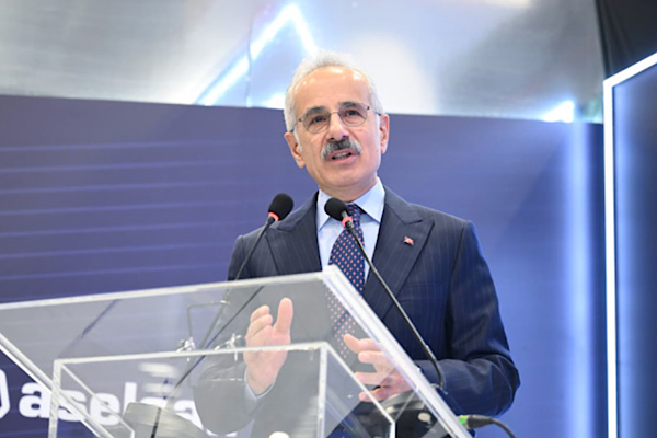 Bakan Uraloğlu: Terörsüz Türkiye ile enerjimiz de kaynağımız da geleceğe