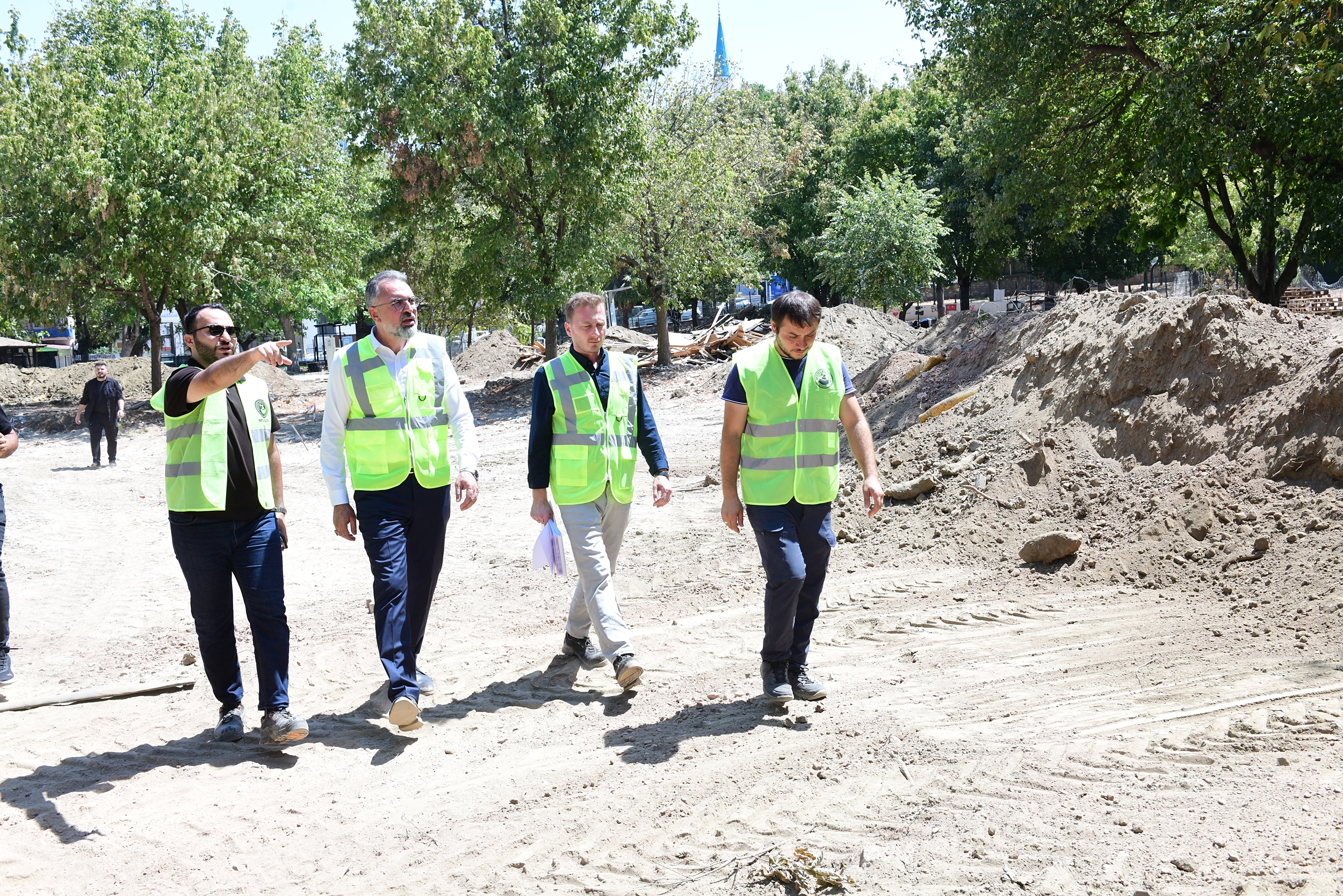 Başkan Erol, Kestel Aile Parkı'ndaki çalışmaları inceledi