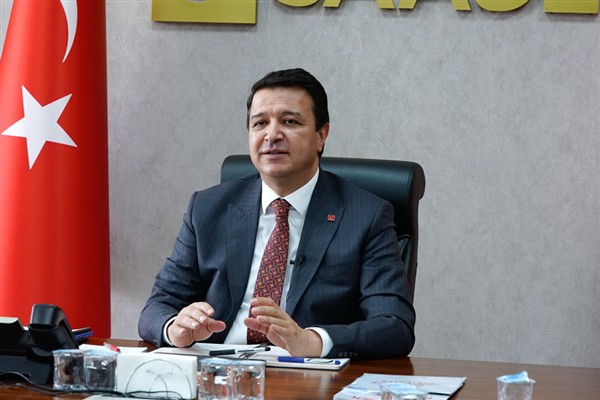 Arıkan: Futbol takımı tutar gibi parti tutma anlayışını değiştirmeliyiz