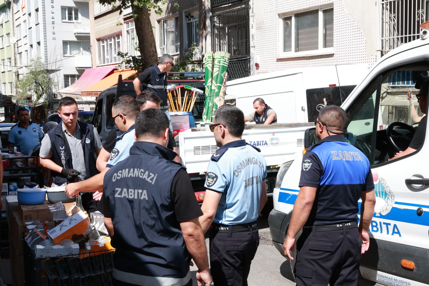 Osmangazi Belediyesi'nden ilçe genelinde kaldırım işgal denetimi