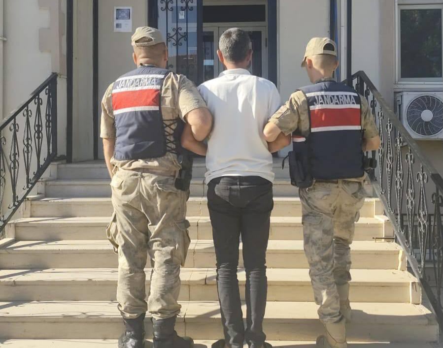 Karaköprü'de Hırsızlıktan Aranan Hükümlü Yakalandı