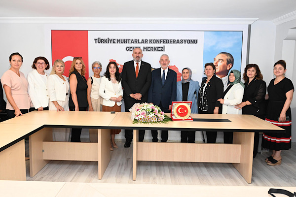 Başkan  Başdeğirmen'e Türkiye Muhtarlar Konfederasyonu'ndan ödül