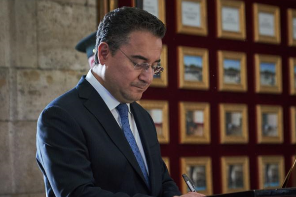 Babacan: Merhuma Allah’tan rahmet, Yalçın’a ve ailesine sabır diliyorum