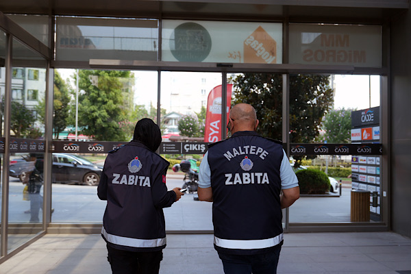  Maltepe'de zincir marketlere gıda ve fiyat denetimi yapıldı