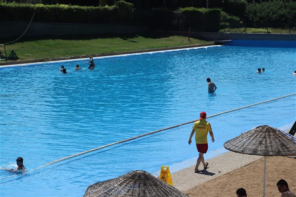 Eskişehir Kentpark Yapay Plajı yeni sezonda hizmete açıldı