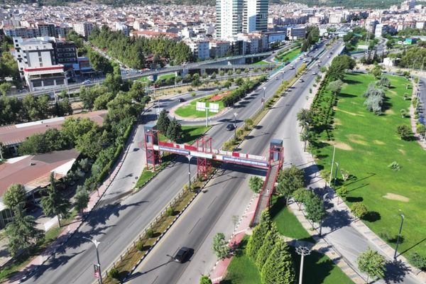 Kuşlubahçe’de üst geçide asansör yapıldı