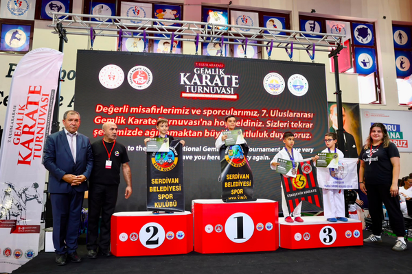 7'nci Uluslararası Gemlik Karate Turnuvası başladı