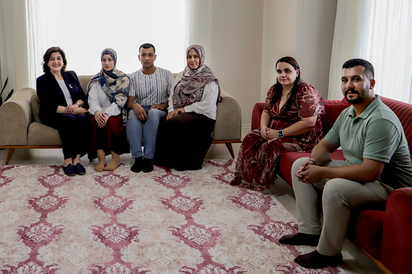 Süreyya Yavuz’dan Adana’da şehit ailelerine ziyaret