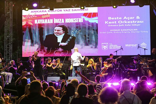 Ankara’da Kayahan için iki günlük konser programı düzenlendi