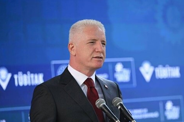 İstanbul Valisi Gül, Küçükçekmece’de esnaf ve vatandaşlarla buluştu