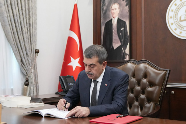 Tekin: Aziz şehitlerimizi rahmet, minnet ve saygıyla yad ediyorum