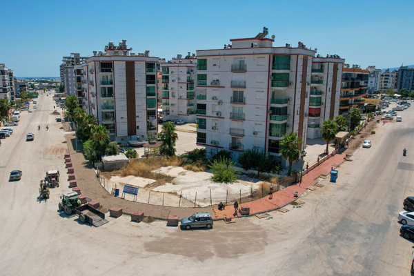 Kumluca'da kaldırım ve drenaj çalışması tamamladı