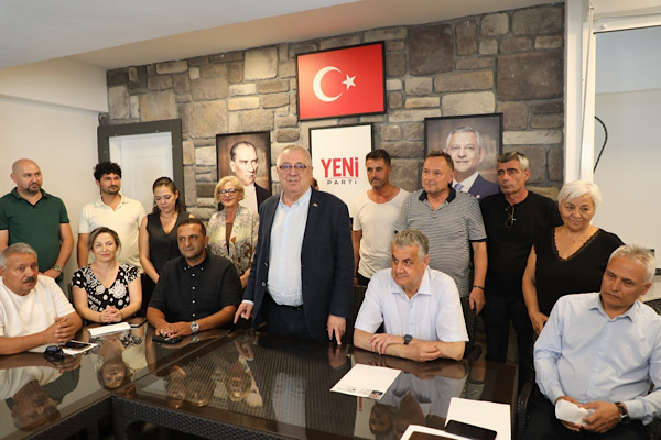  CHP'den istifa eden Başkan Ertaş ve 19 meclis üyesi Yeni Parti'ye katıldı