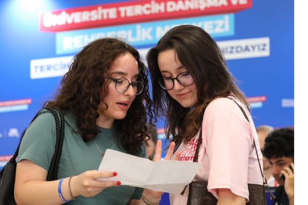 İBB’den binlerce gence üniversite tercih desteği