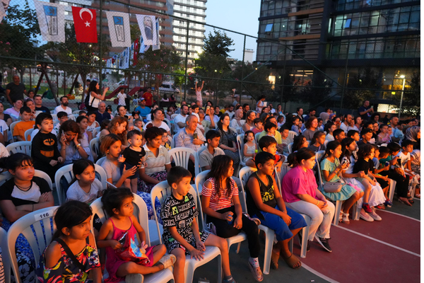 Kadıköy'de &Prime;Mahallemde Çocuk Tiyatrosu&Prime; başlıyor