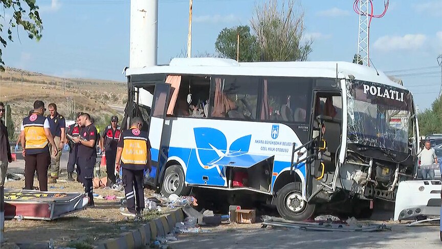 Ankara’da Halk Otobüsü ile Hafriyat Kamyonu Çarpıştı: 2 Ölü, 25 Yaralı