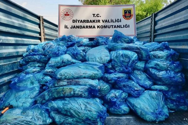 Diyarbakır’da 3 tona yakın hayvansal iç yağ ele geçirildi